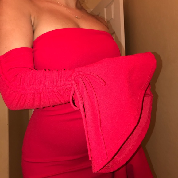 Red Dress - Picture 1 of 2